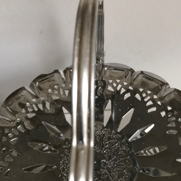 Collapsable Chrome Plated  2 Tiered pastry server - Picture 8 of 13